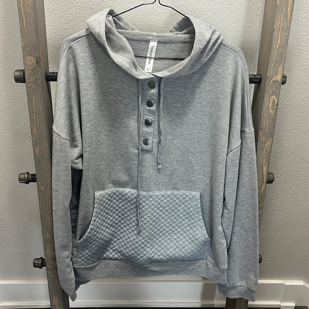 Women’s sweatshirt